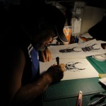 デザイン作業。手描きでこれほどの描写は驚異的